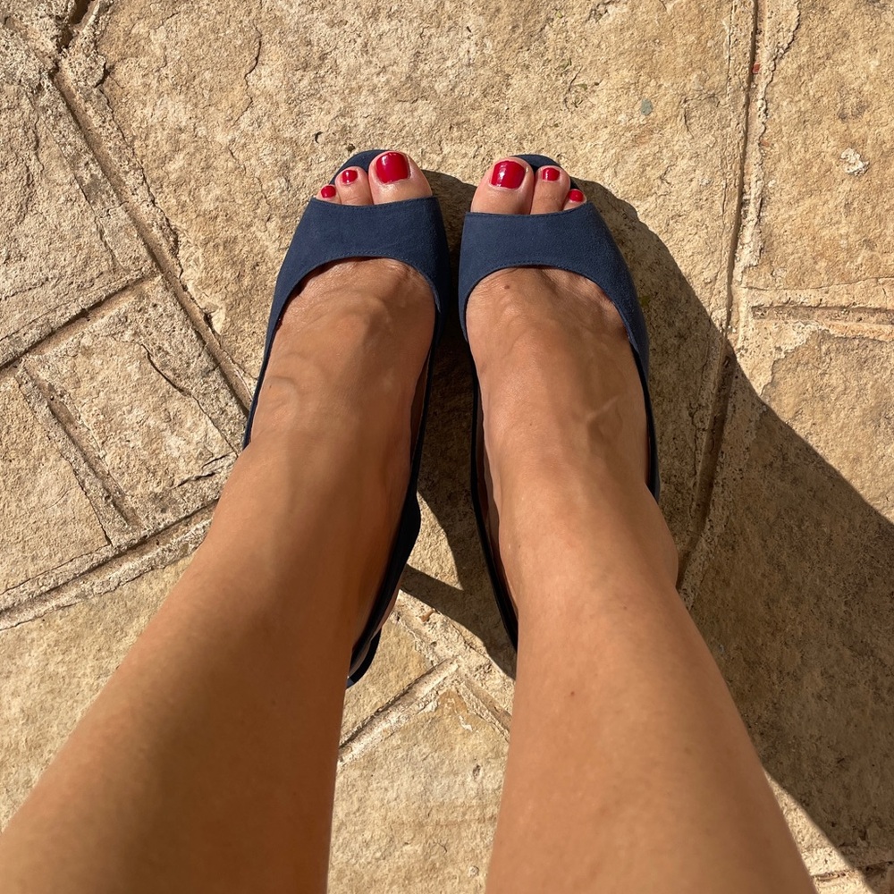 Unisa - Peep-toe slingback in suede